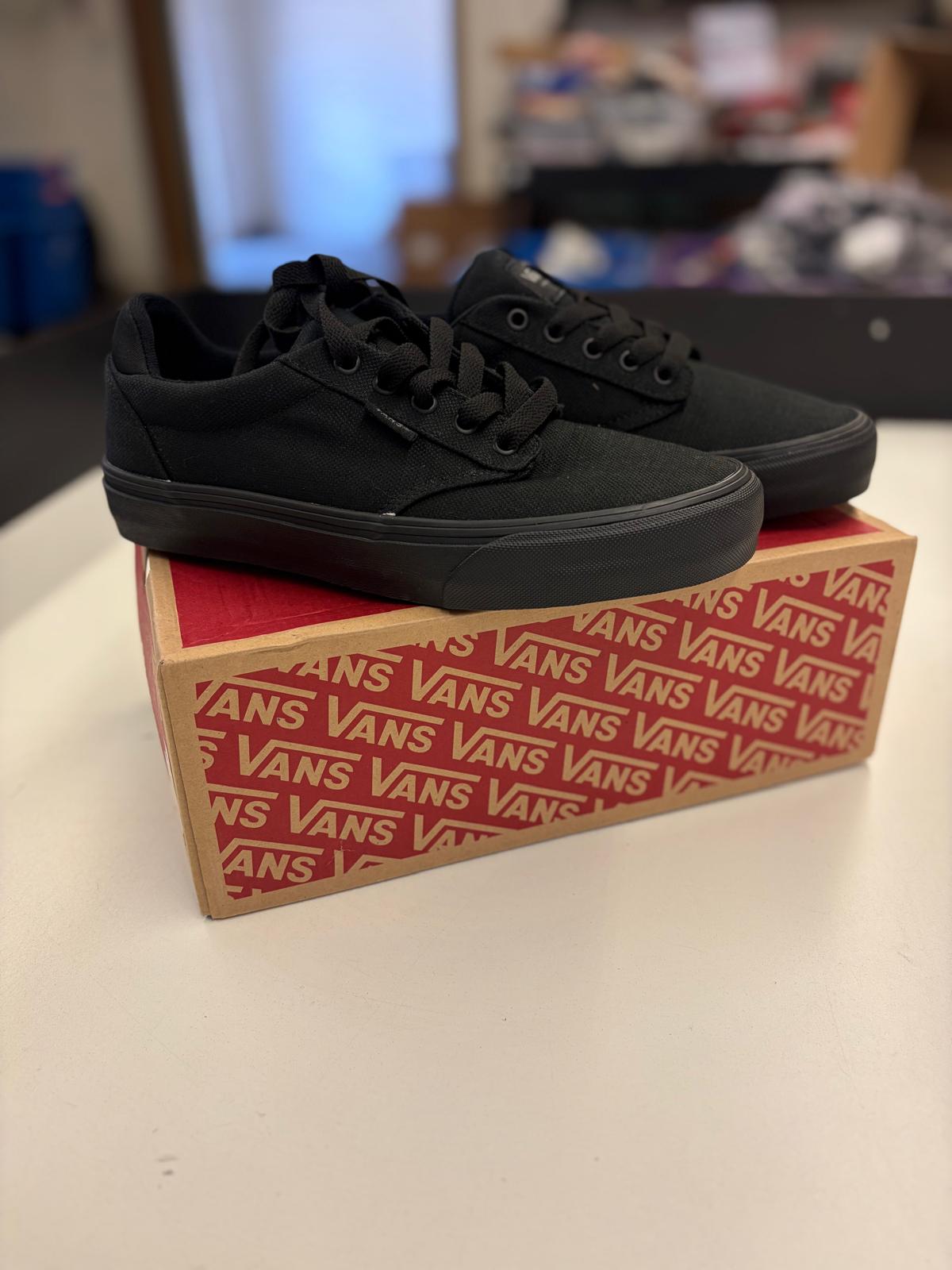 DSW Footwear/Shoes | Assorted Men's Women's & Kid's Footwear | Returns/Used | 251 Pairs | Pallet# PS-194