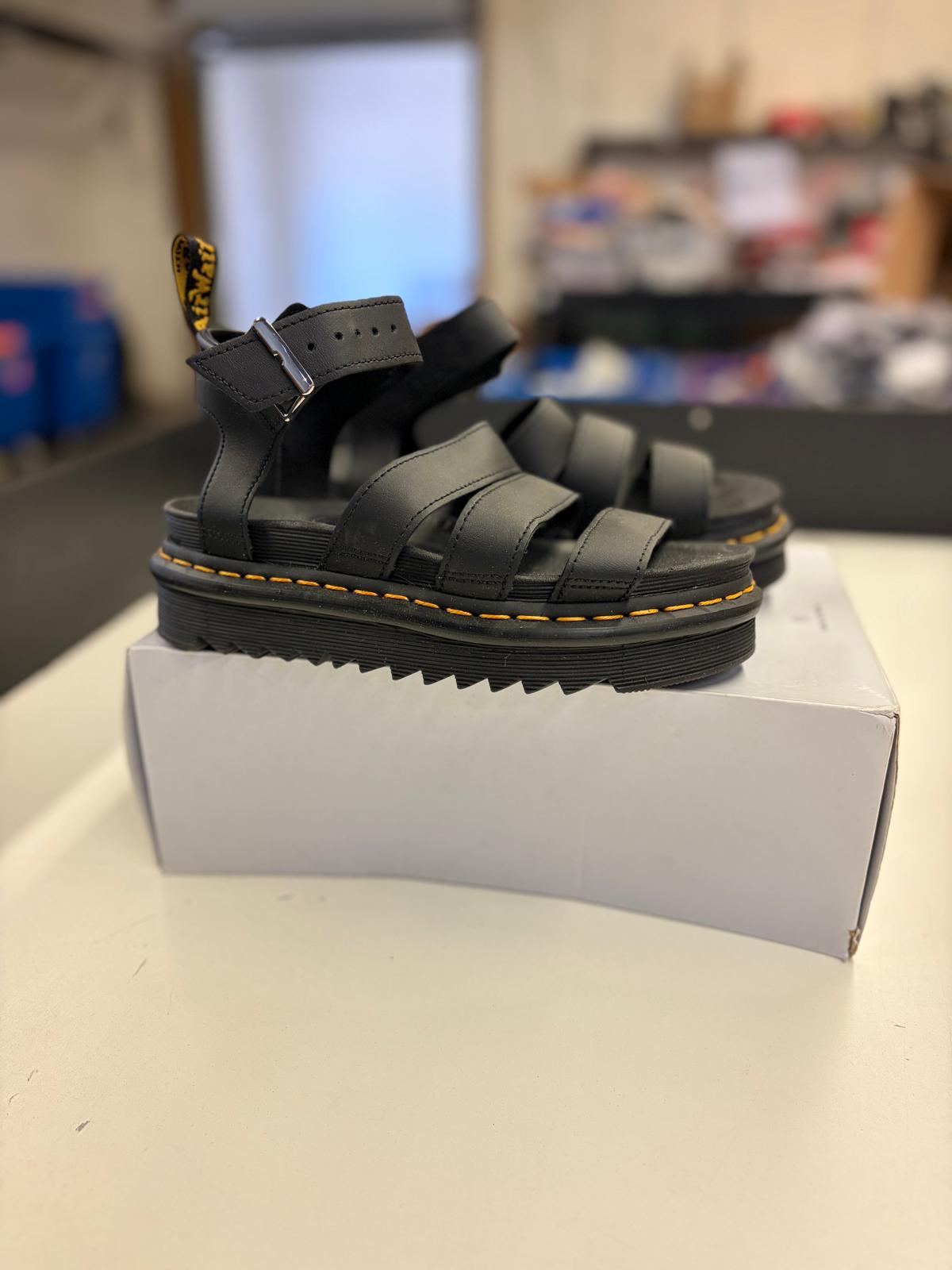 DSW Footwear/Shoes | Assorted Men's Women's & Kid's Footwear | Returns/Used | 251 Pairs | Pallet# PS-194