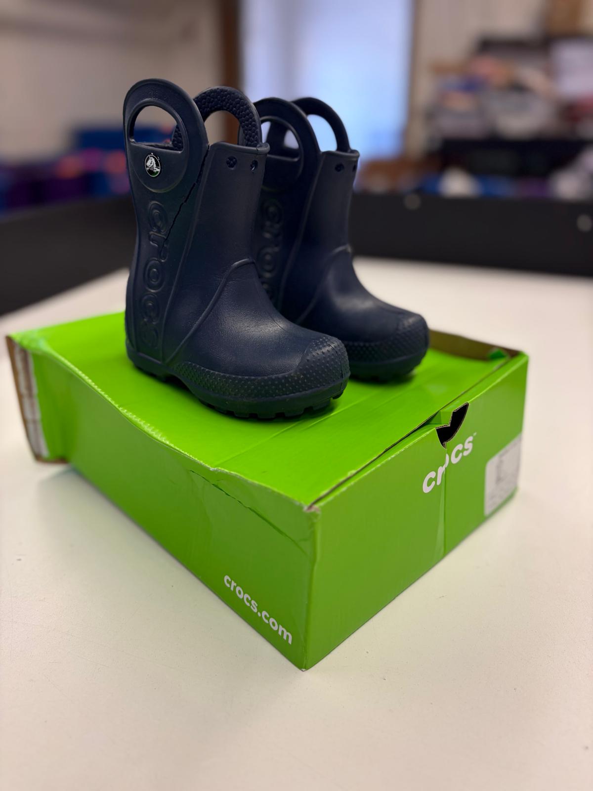 DSW Footwear/Shoes | Assorted Men's Women's & Kid's Footwear | Returns/Used | 266 Pairs | Pallet# PS-191