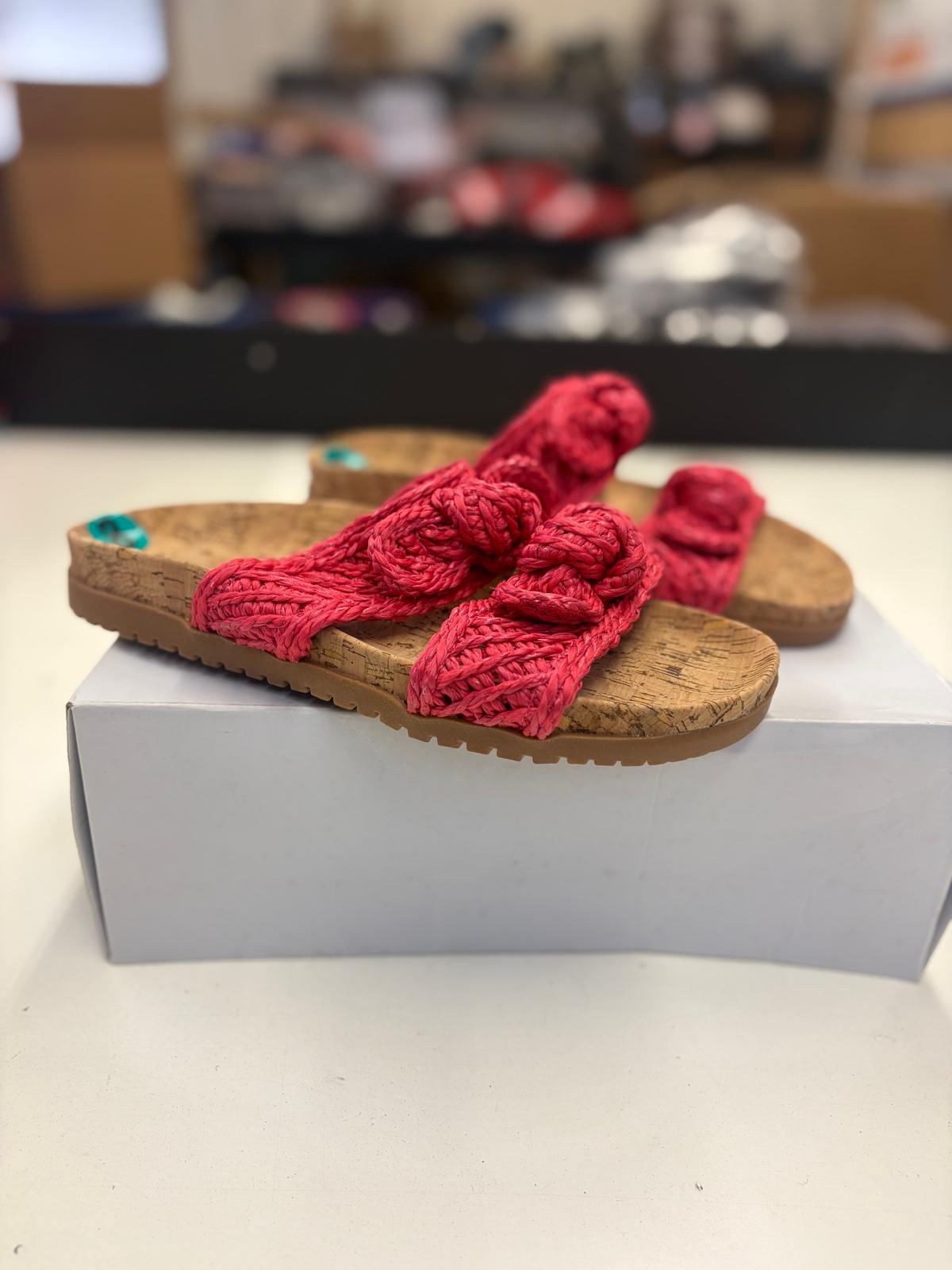 DSW Footwear/Shoes | Assorted Men's Women's & Kid's Footwear | Returns/Used | 292 Pairs | Pallet# PS-196