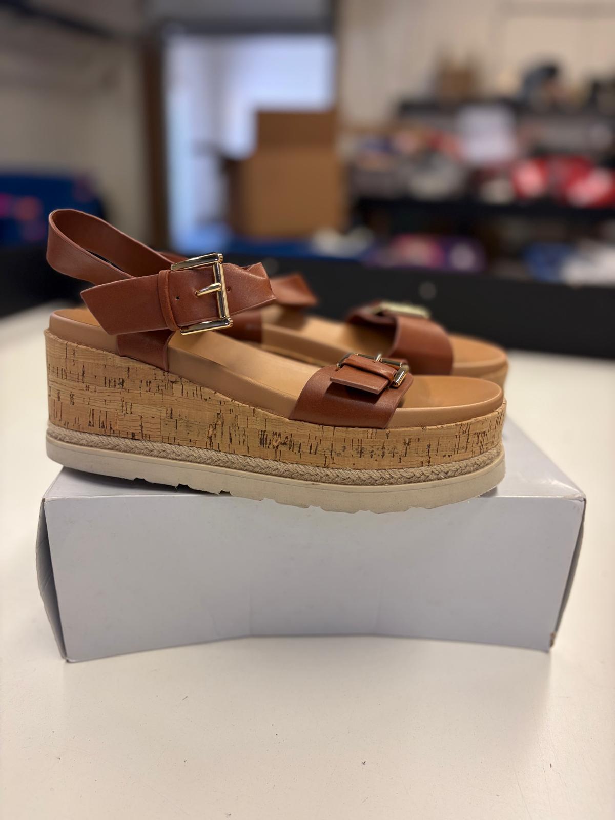 DSW Footwear/Shoes | Assorted Men's Women's & Kid's Footwear | Returns/Used | 243 Pairs | Pallet# PS-198