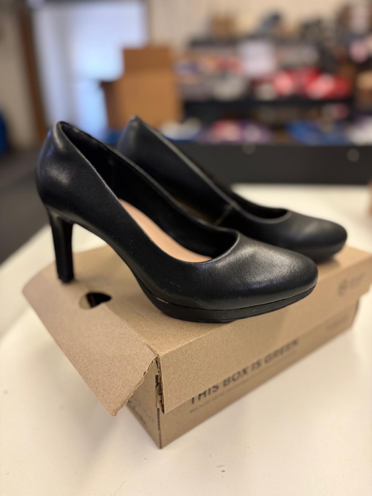 DSW Footwear/Shoes | Assorted Men's Women's & Kid's Footwear | Returns/Used | 243 Pairs | Pallet# PS-198