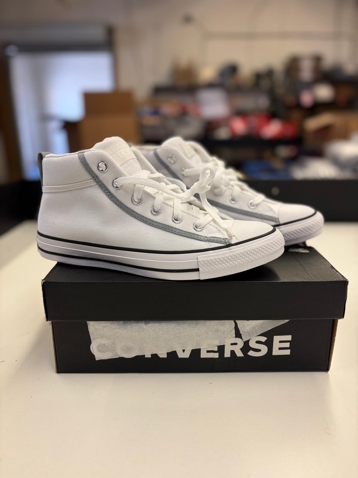 DSW Footwear/Shoes | Assorted Men's Women's & Kid's Footwear | Returns/Used | 215 Pairs | Pallet# PS-199
