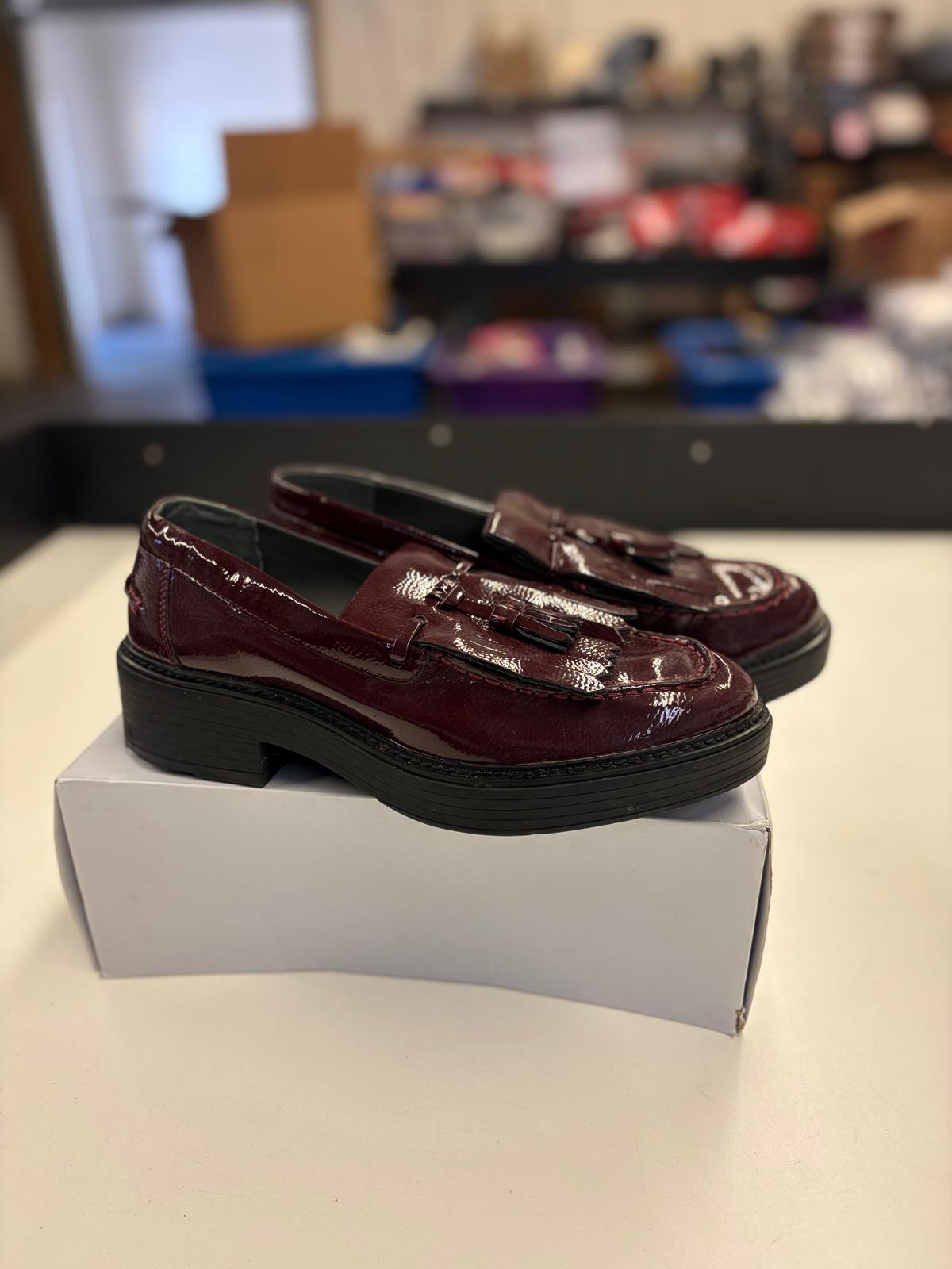DSW Footwear/Shoes | Assorted Men's Women's & Kid's Footwear | Returns/Used | 215 Pairs | Pallet# PS-199