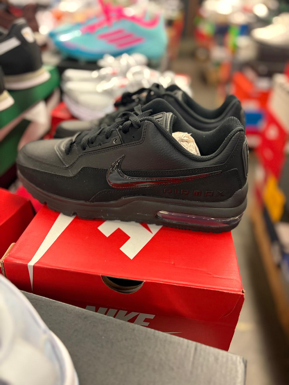 DSW Footwear/Shoes | Assorted Men's Women's & Kid's Footwear | Returns/Used | 316 Pairs | Pallet# PS-200