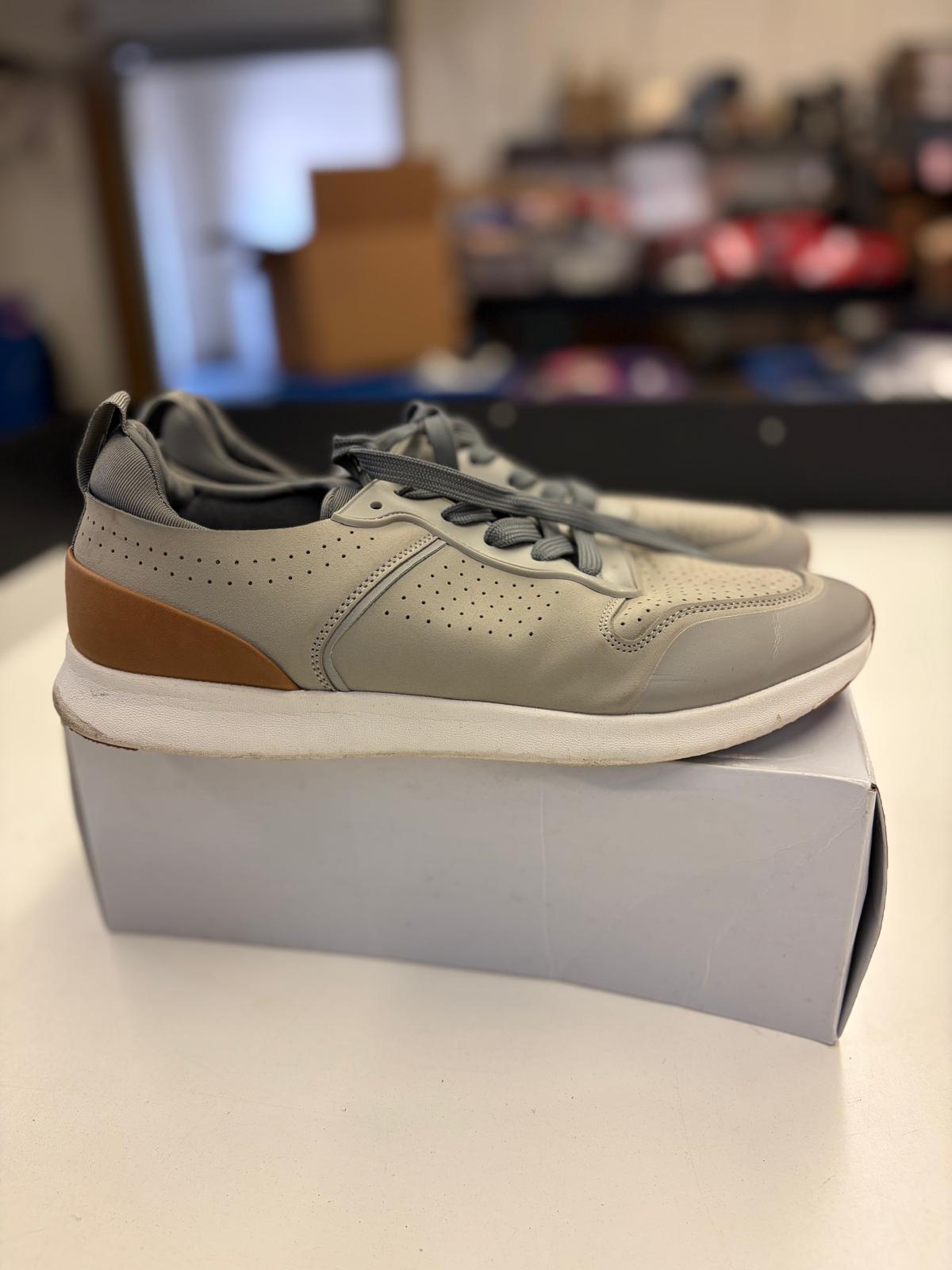 DSW Footwear/Shoes | Assorted Men's Women's & Kid's Footwear | Returns/Used | 316 Pairs | Pallet# PS-200