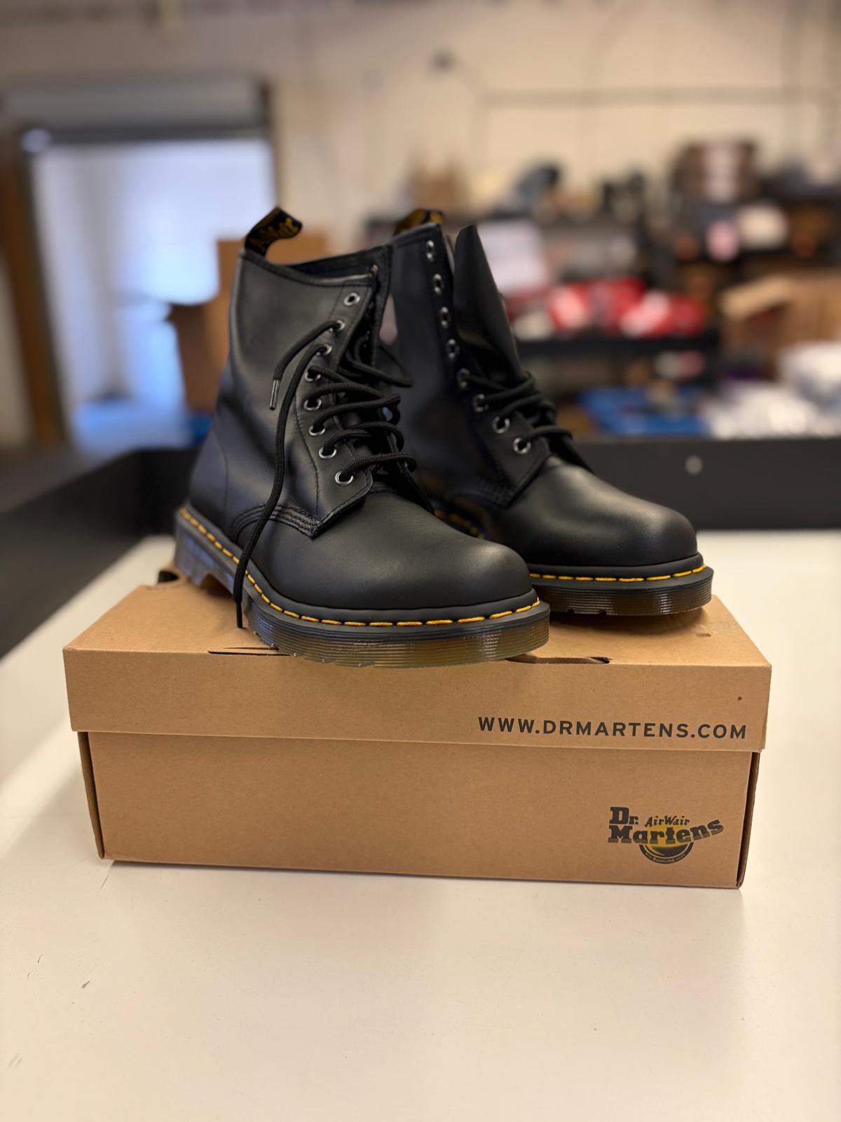 DSW Footwear/Shoes | Assorted Men's Women's & Kid's Footwear | Returns/Used | 316 Pairs | Pallet# PS-200