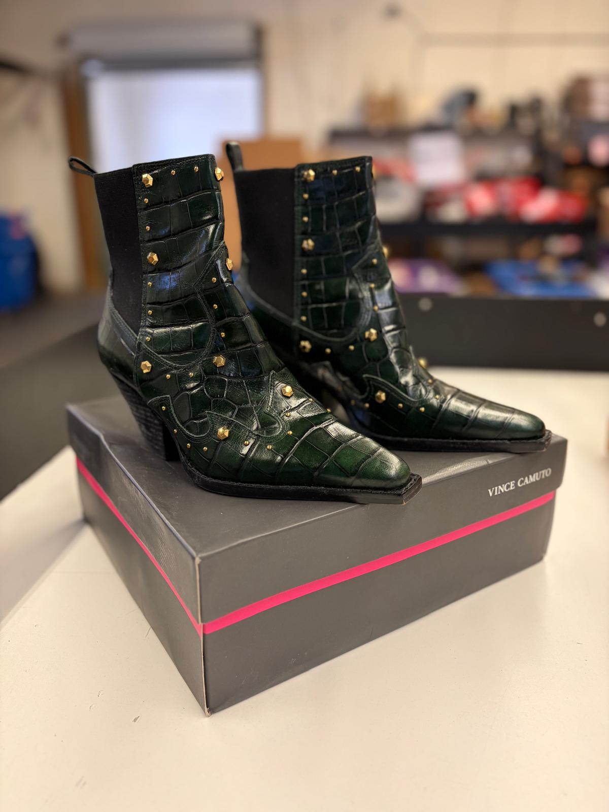 DSW Footwear/Shoes | Assorted Men's Women's & Kid's Footwear | Returns/Used | 316 Pairs | Pallet# PS-200