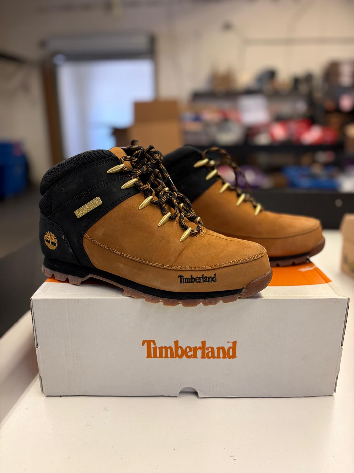 DSW Footwear/Shoes | Assorted Men's Women's & Kid's Footwear | Returns/Used | 316 Pairs | Pallet# PS-200