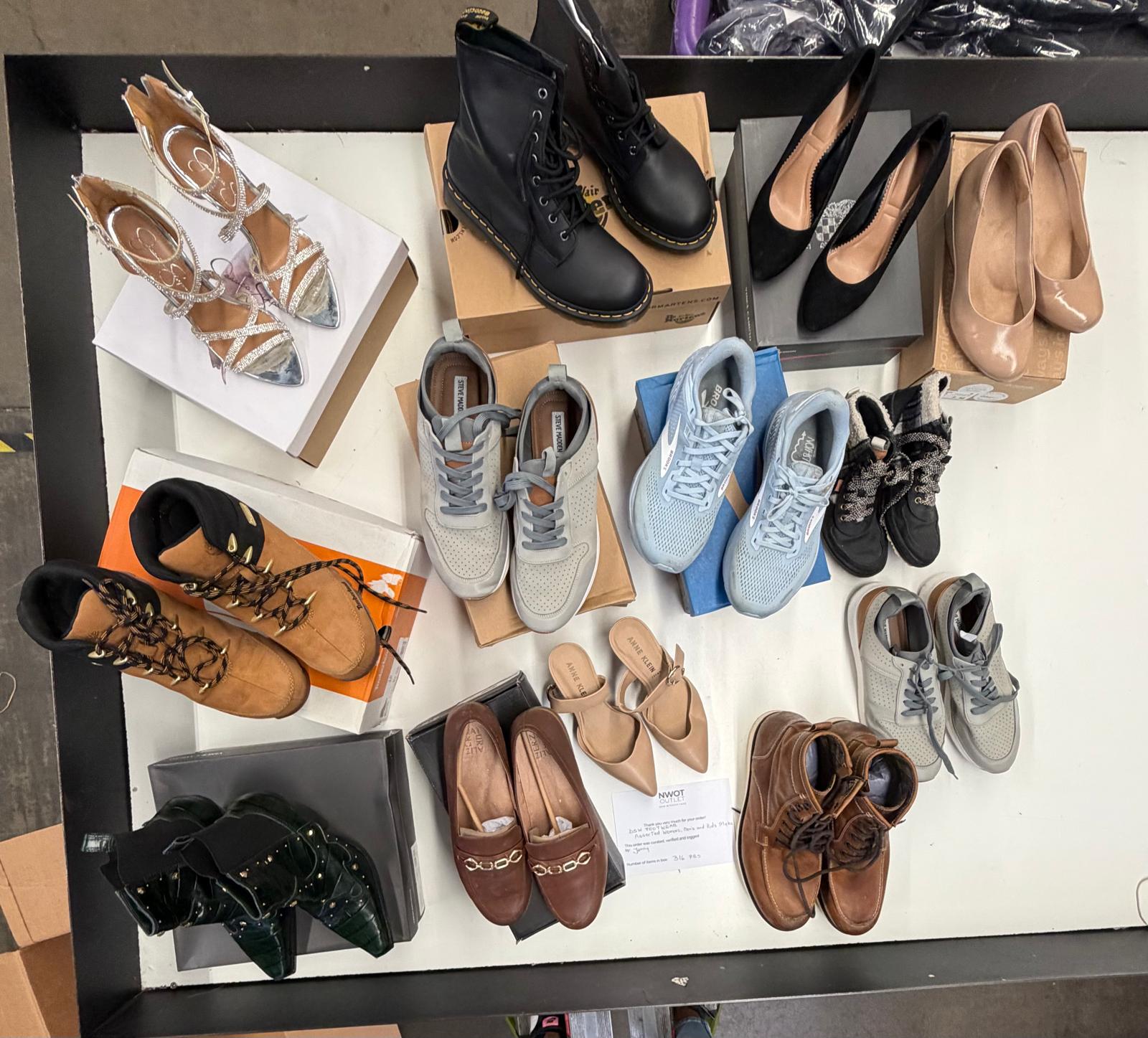 DSW Footwear/Shoes | Assorted Men's Women's & Kid's Footwear | Returns/Used | 316 Pairs | Pallet# PS-200