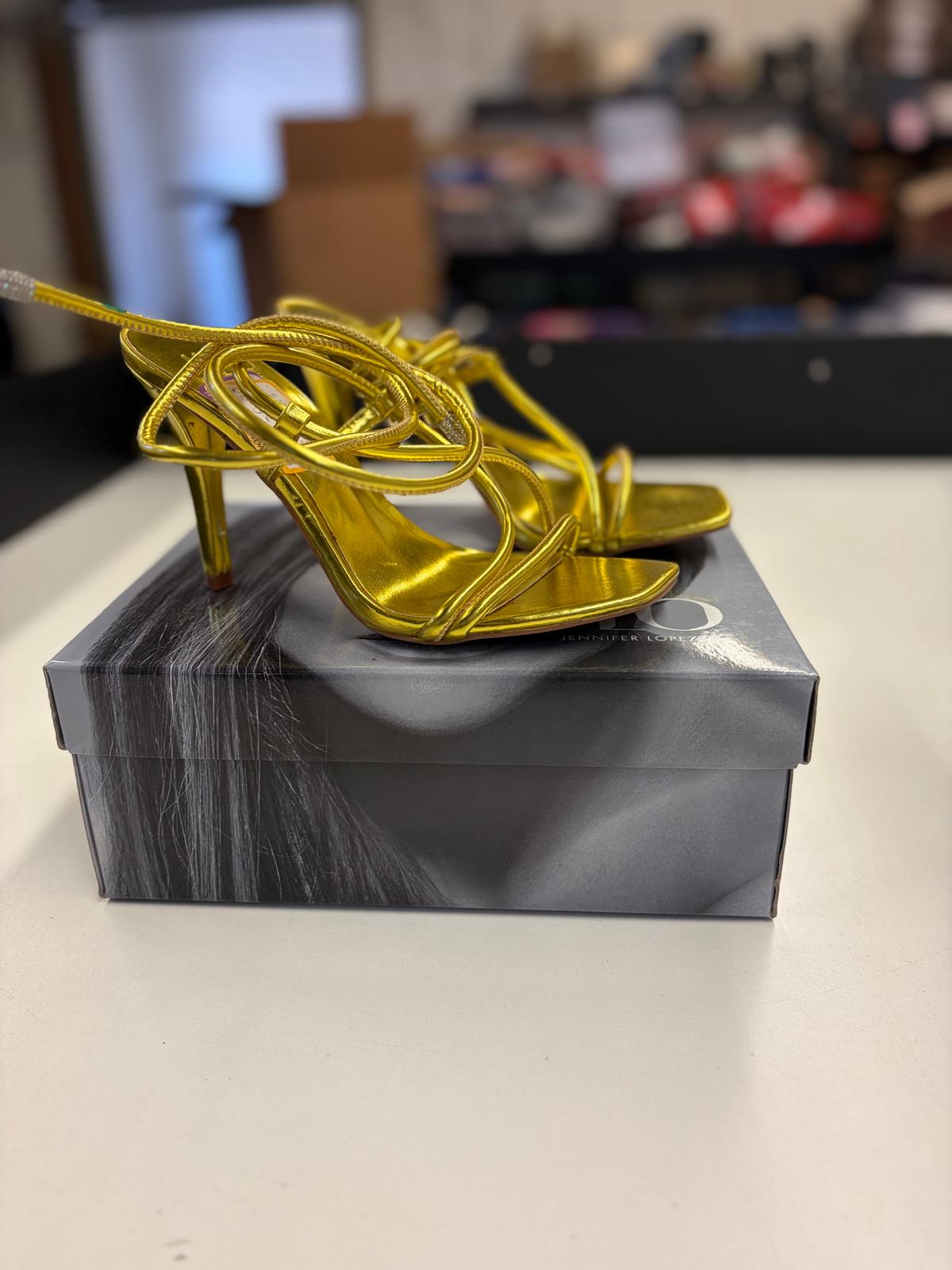 DSW Footwear/Shoes | Assorted Men's Women's & Kid's Footwear | Returns/Used | 206 Pairs | Pallet# PS-202