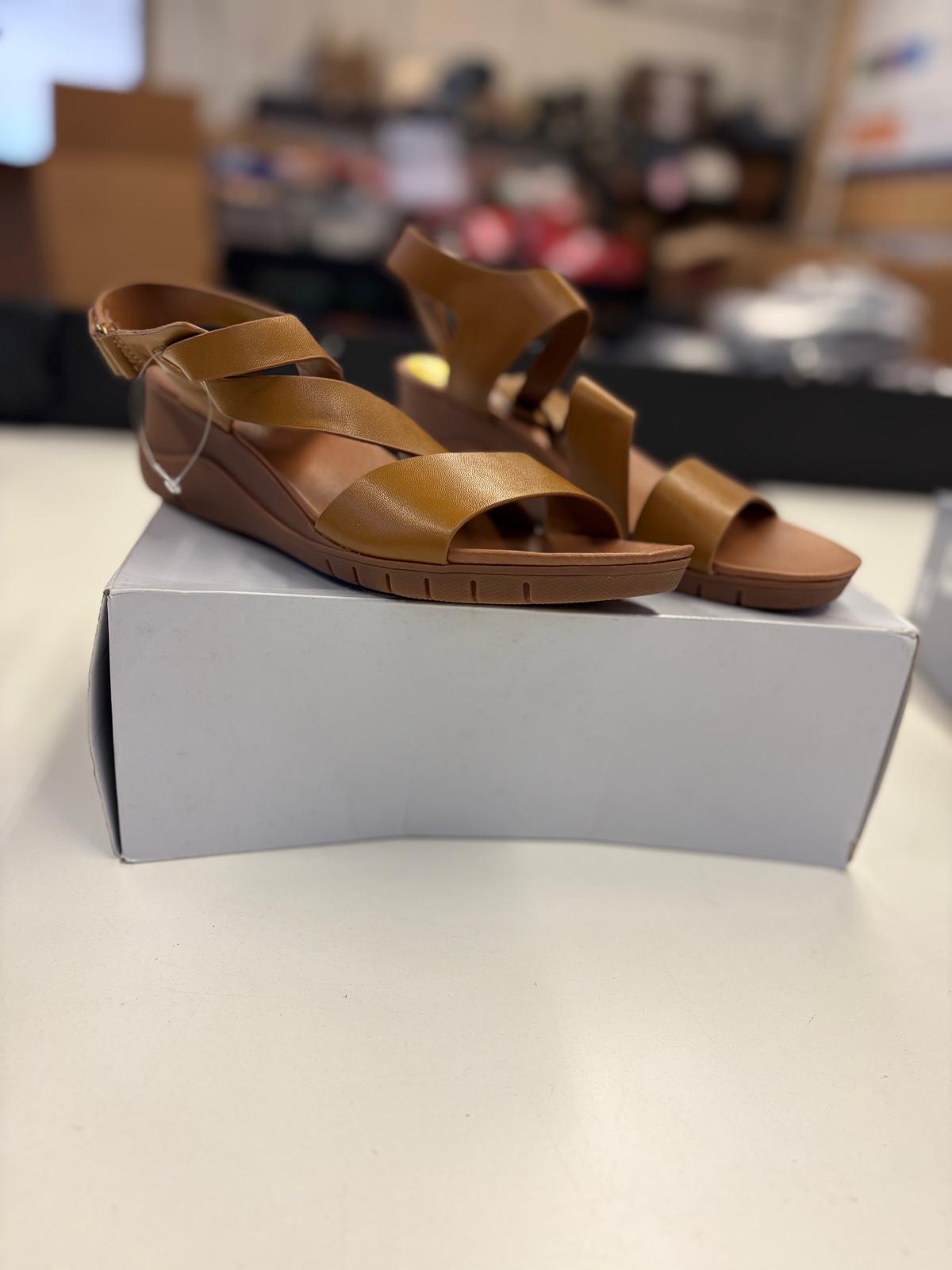 DSW Footwear/Shoes | Assorted Men's Women's & Kid's Footwear | Returns/Used | 206 Pairs | Pallet# PS-202