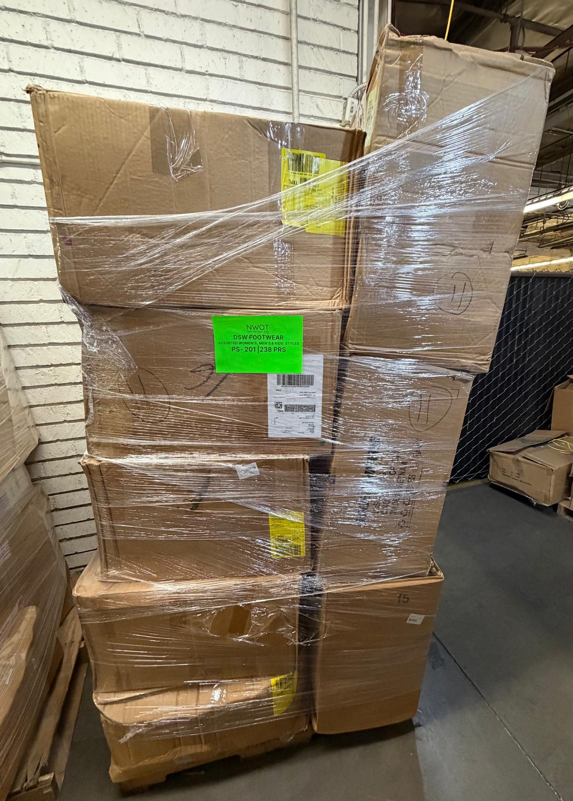 DSW Footwear/Shoes | Assorted Men's Women's & Kid's Footwear | Returns/Used | 238 Pairs | Pallet# PS-201