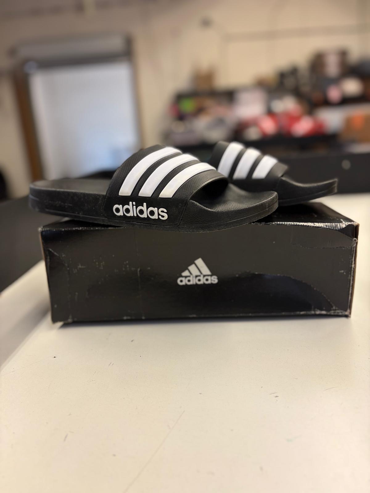 DSW Footwear/Shoes | Assorted Men's, Women's & Kid's Footwear | Returns | 291 Pairs | Pallet# PS-211