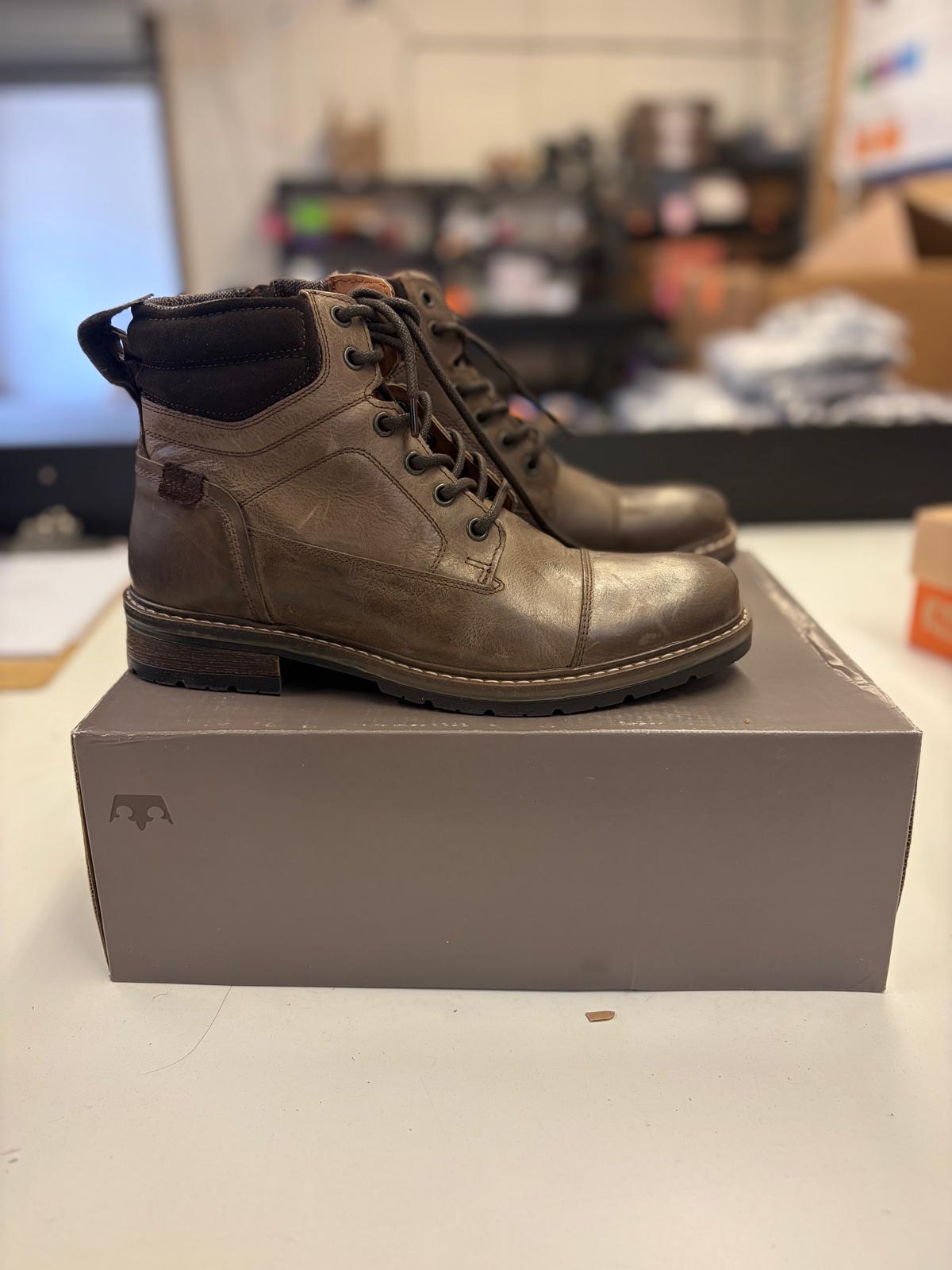 DSW Footwear/Shoes | Assorted Men's, Women's & Kid's Footwear | Returns | 358 Pairs | Pallet# PS-216