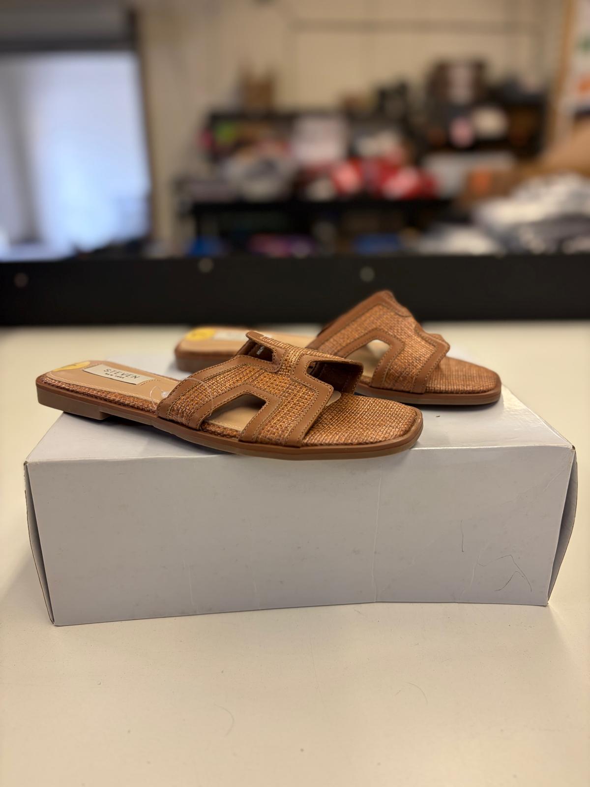 DSW Footwear/Shoes | Assorted Men's, Women's & Kid's Footwear | Returns | 358 Pairs | Pallet# PS-216
