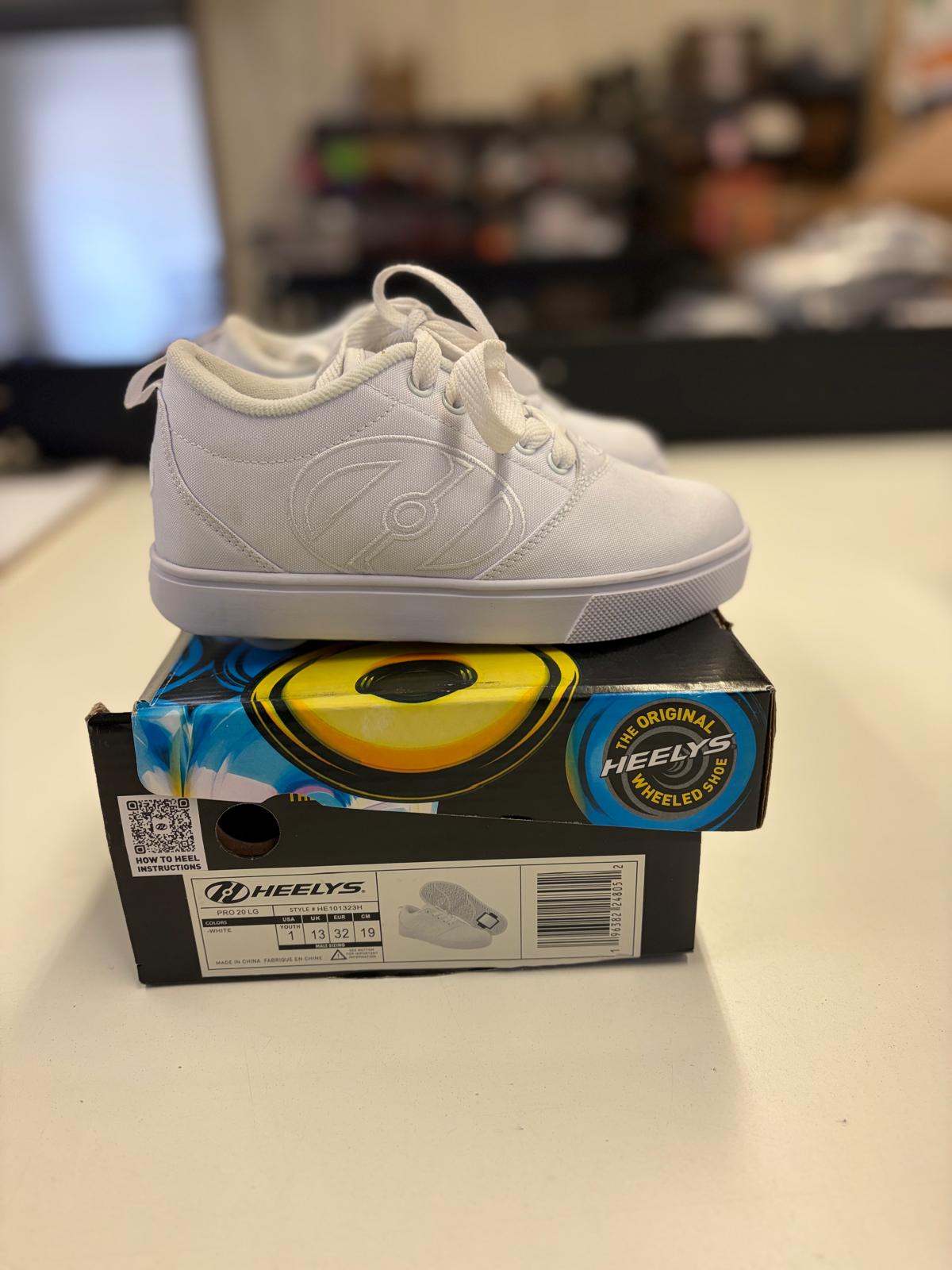 DSW Footwear/Shoes | Assorted Men's, Women's & Kid's Footwear | Returns | 358 Pairs | Pallet# PS-216