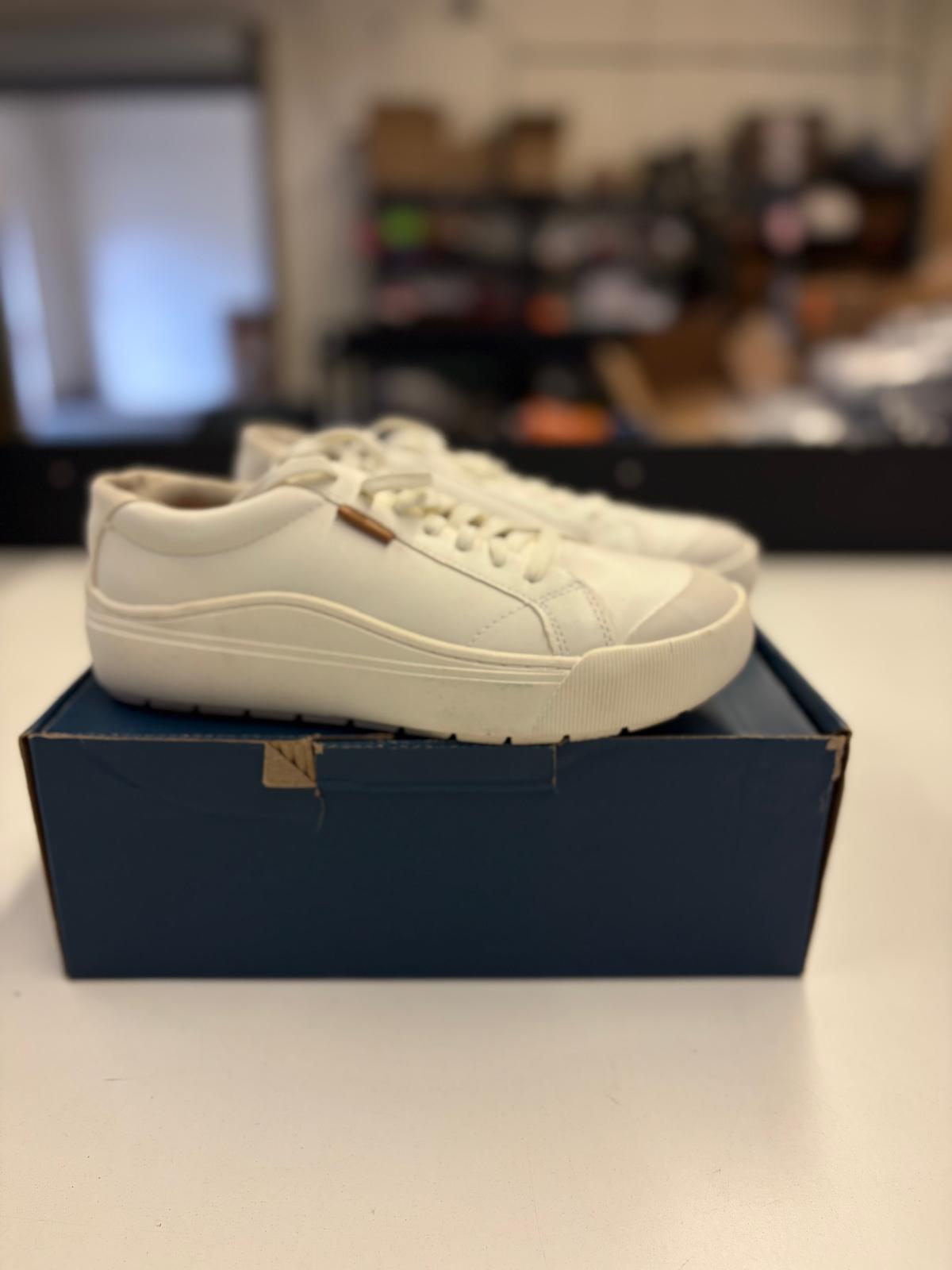 DSW Footwear/Shoes | Assorted Men's, Women's & Kid's Footwear | Returns | 350 Pairs | Pallet# PS-221