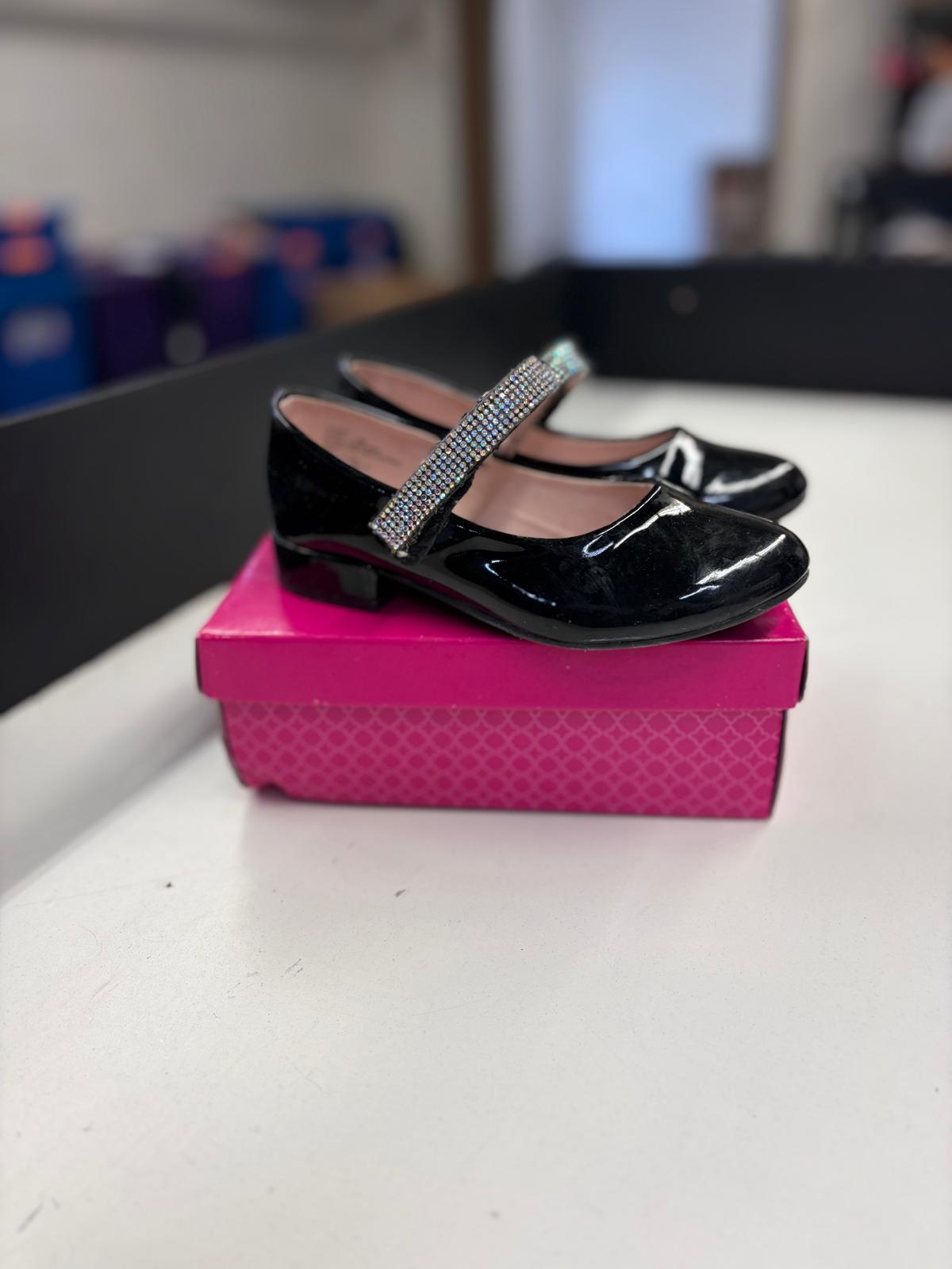 DSW Footwear/Shoes | Assorted Men's, Women's & Kid's Footwear | Returns | 350 Pairs | Pallet# PS-221