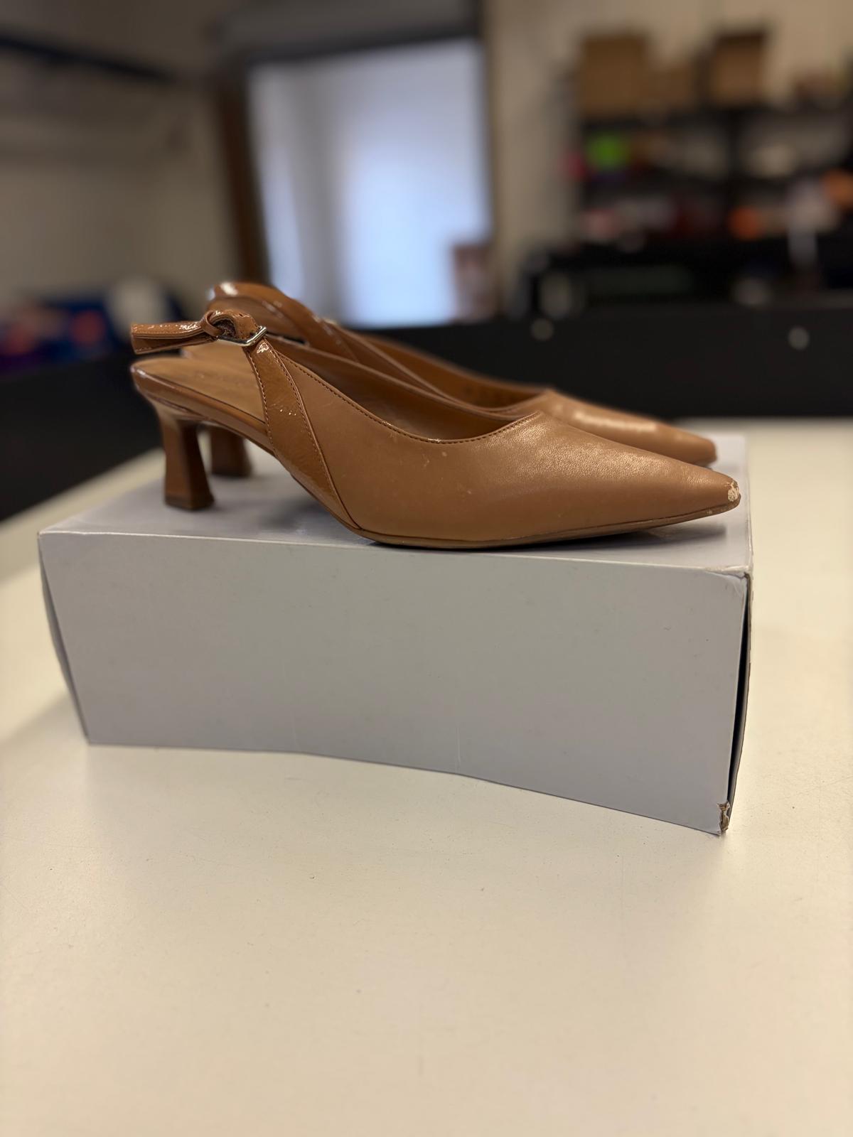 DSW Footwear/Shoes | Assorted Men's, Women's & Kid's Footwear | Returns | 394 Pairs | Pallet# PS-222