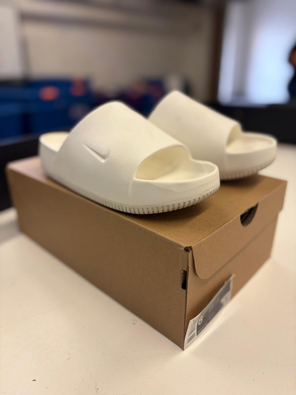 DSW Footwear/Shoes | Assorted Men's, Women's & Kid's Footwear | Returns | 394 Pairs | Pallet# PS-222