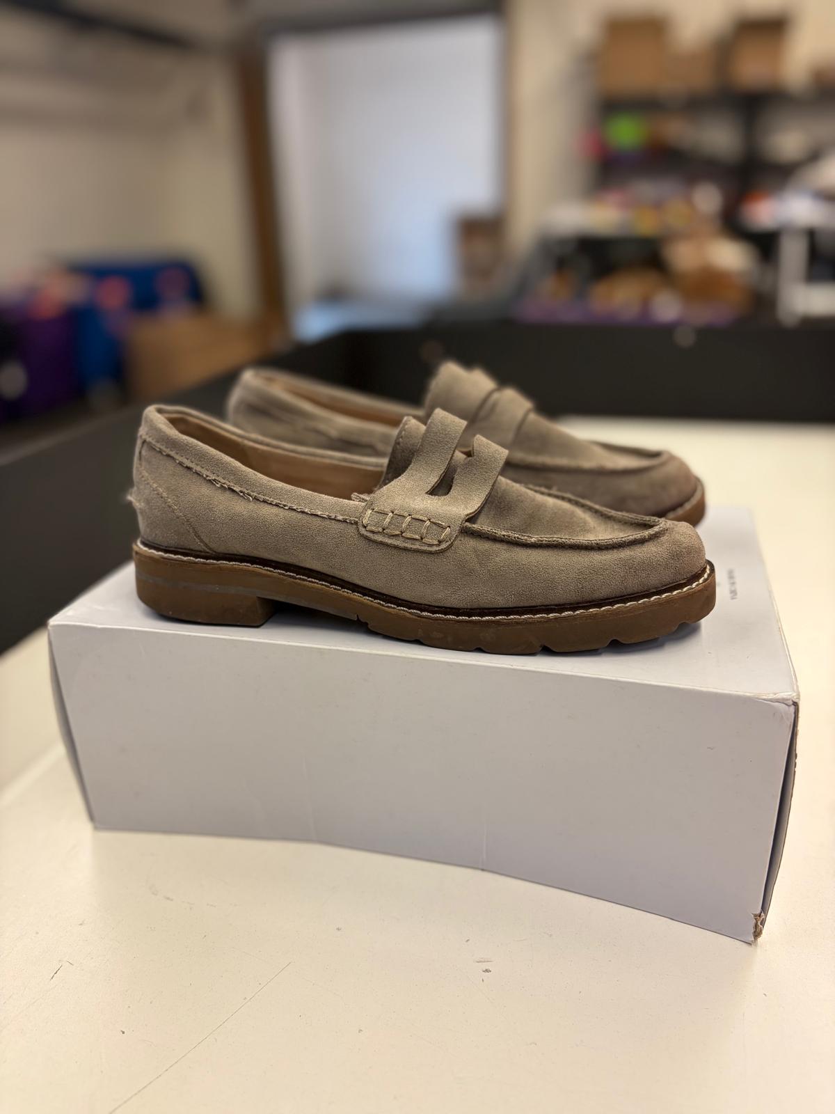 DSW Footwear/Shoes | Assorted Men's, Women's & Kid's Footwear | Returns | 295 Pairs | Pallet# PS-223