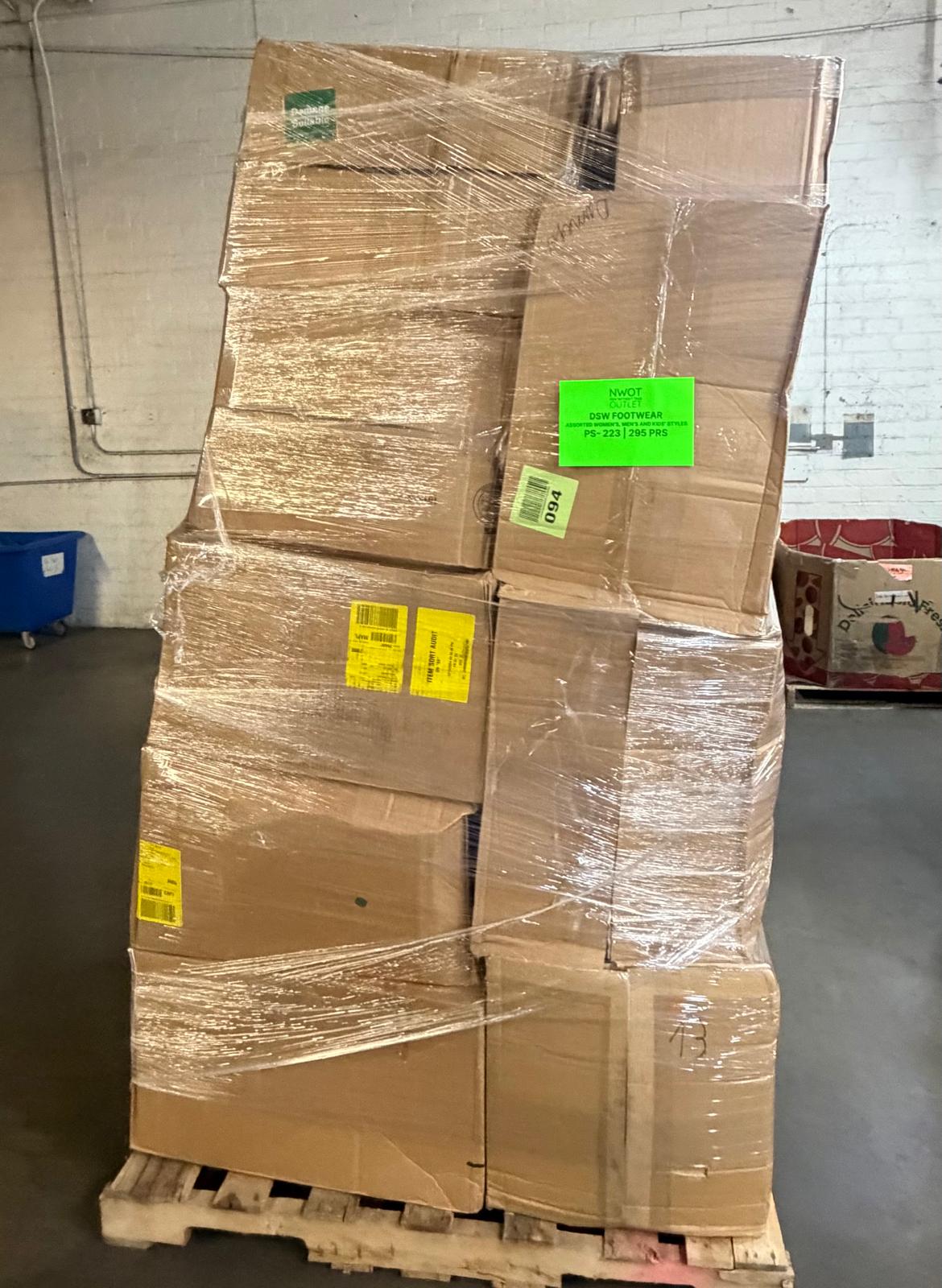 DSW Footwear/Shoes | Assorted Men's, Women's & Kid's Footwear | Returns | 295 Pairs | Pallet# PS-223