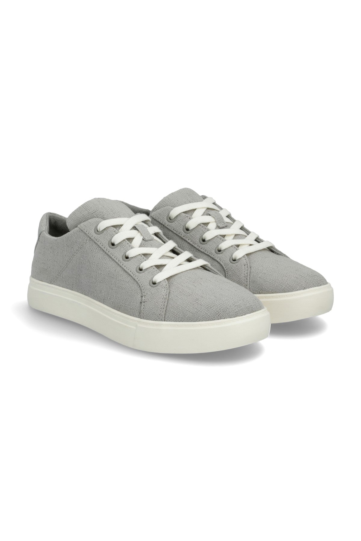 Supplier manifest footwear example; not guaranteed in this pallet.