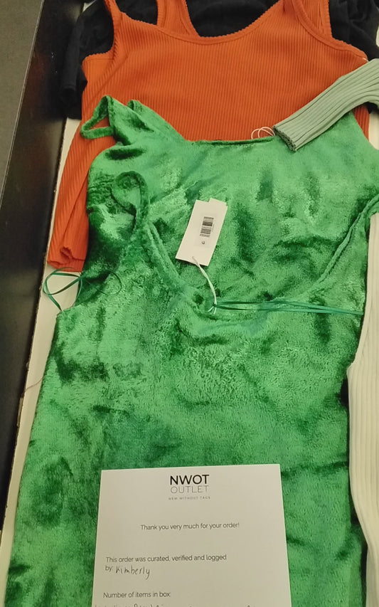 VINCE & MORE | Women's Assorted Apparel | BRANDED BOX | Shelf-Pulls/Returns | 25 Pieces | Small Box #AG-25