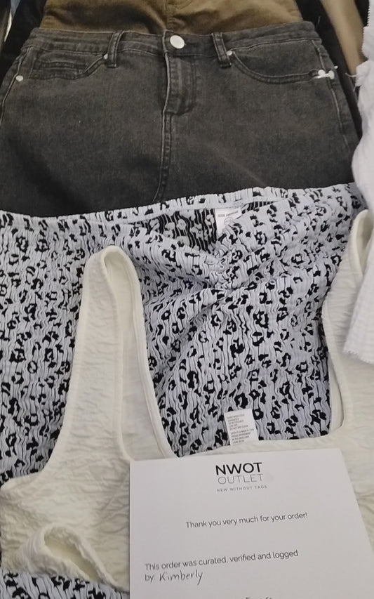 MADEWELL & MORE | Women's Assorted Apparel | BRANDED BOX | Shelf-Pulls/Returns | 25 Pieces | Small Box #AG-71