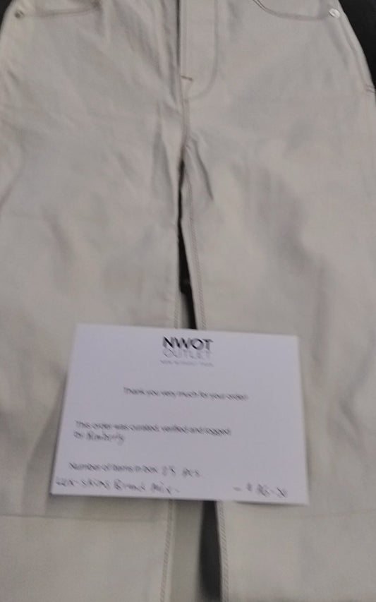 SKIMS & MORE | Women's Assorted Apparel | BRANDED BOX | Shelf-Pulls/Returns | 25 Pieces | Small Box #AG-30