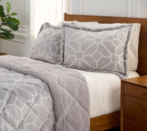 H472885 Berkshire Printed Velvetsoft Reverse Sherpa Comforter-Twin — Grey; QVC stock photo